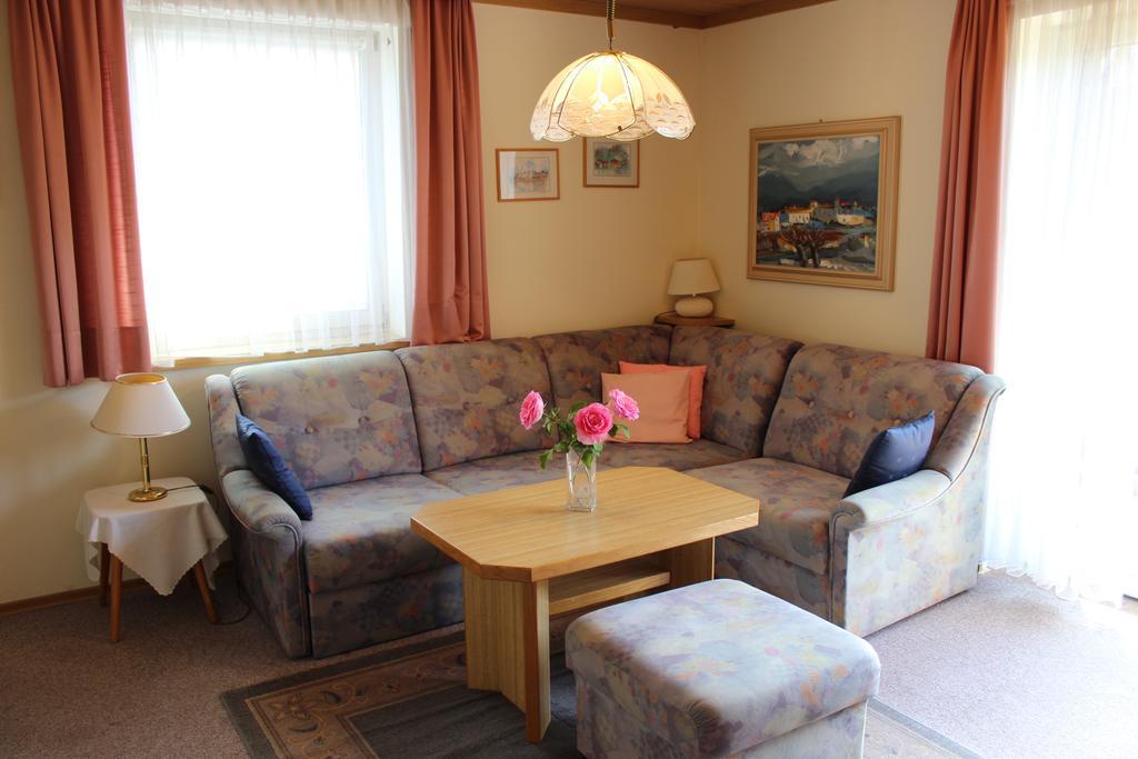 Dreimaderlhaus Apartamento Velden am Wörthersee Exterior foto